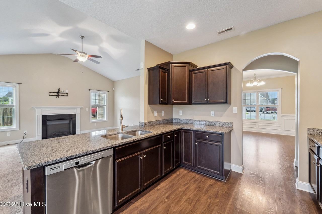 418 Durham Station Dr - Photo 7 of 26