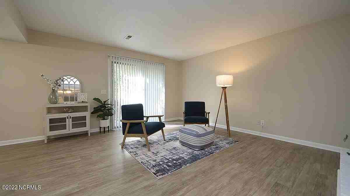 3959 Wendy Ln - Photo 7 of 23