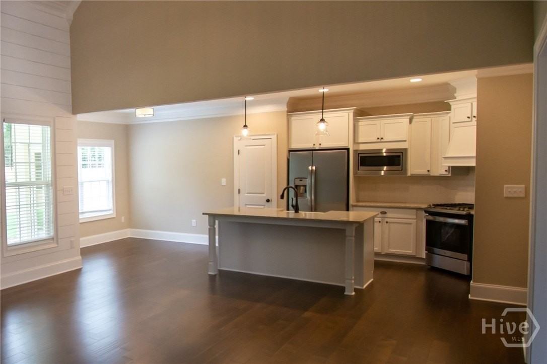 1263 Morningside Dr - Photo 3 of 15