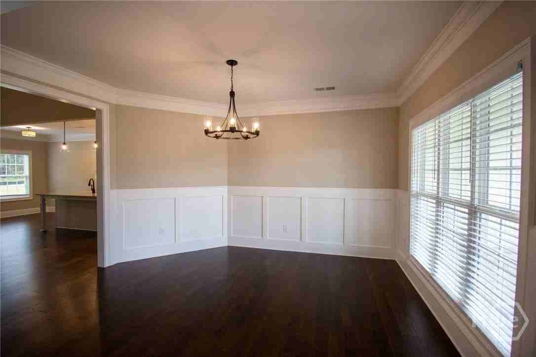 1263 Morningside Dr - Photo 4 of 15