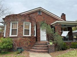 featured image of 1106 E 51st St