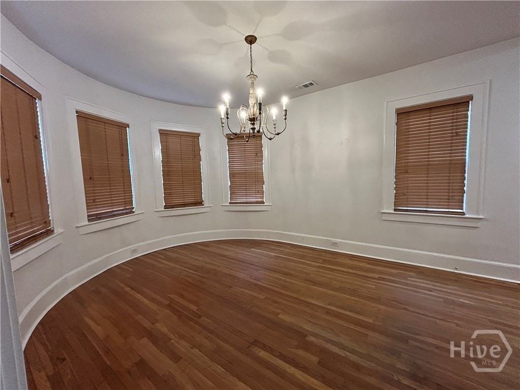 1106 E 51st St - Photo 7 of 27