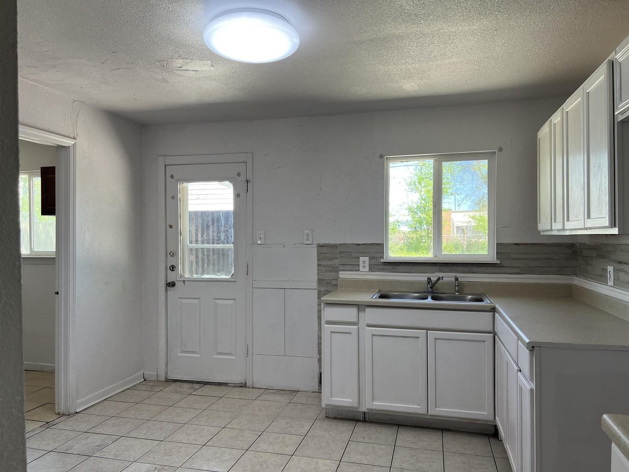 1509 White Ave #1 - Photo 3 of 12