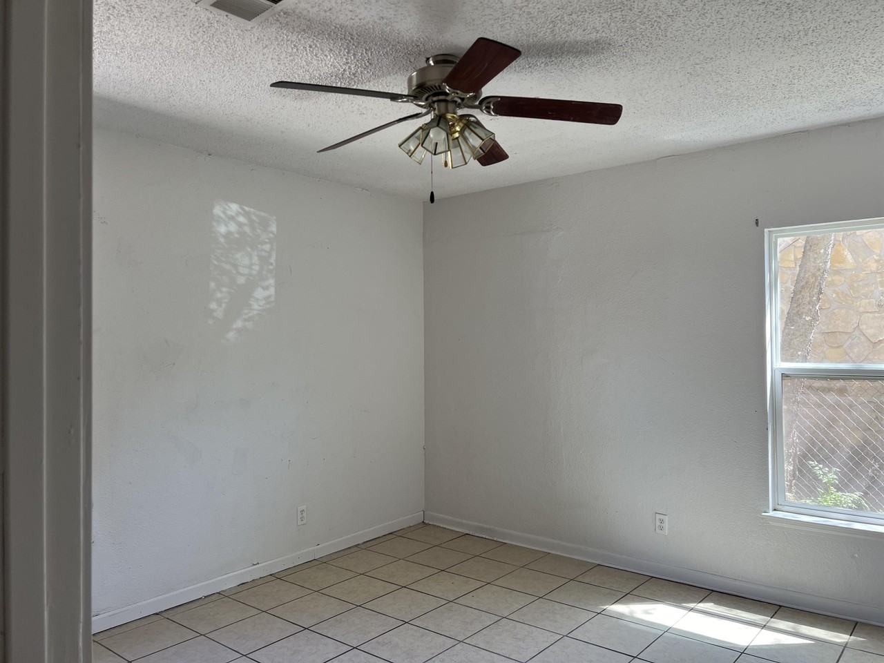 1509 White Ave #1 - Photo 6 of 12