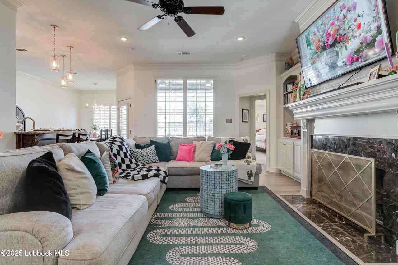 5512 103rd St - Photo 4 of 31