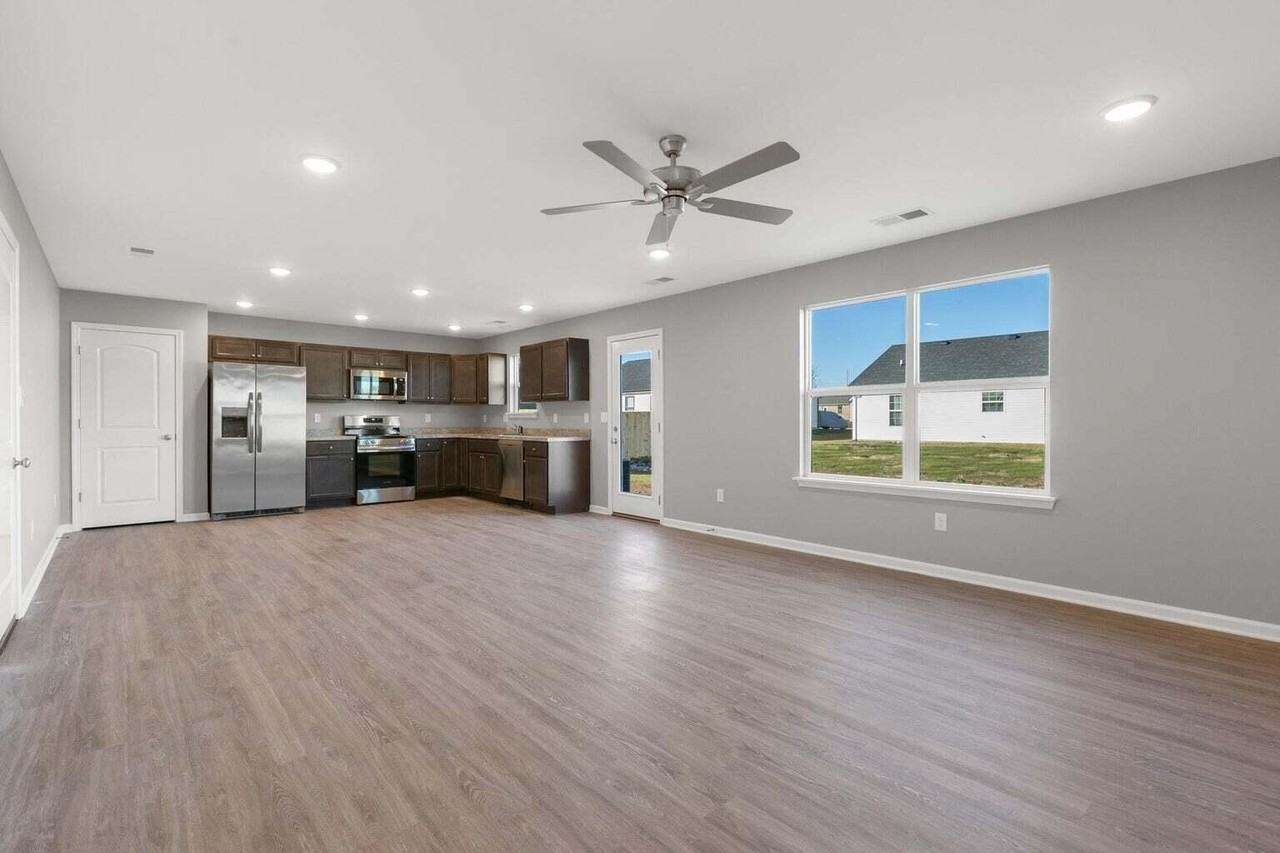 500 Cripple Creek Circle - Photo 4 of 24