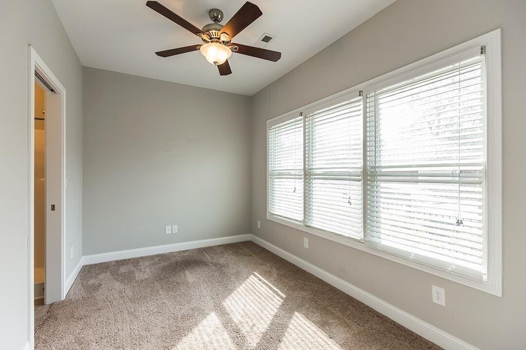 519 Plunkett St - Photo 5 of 31