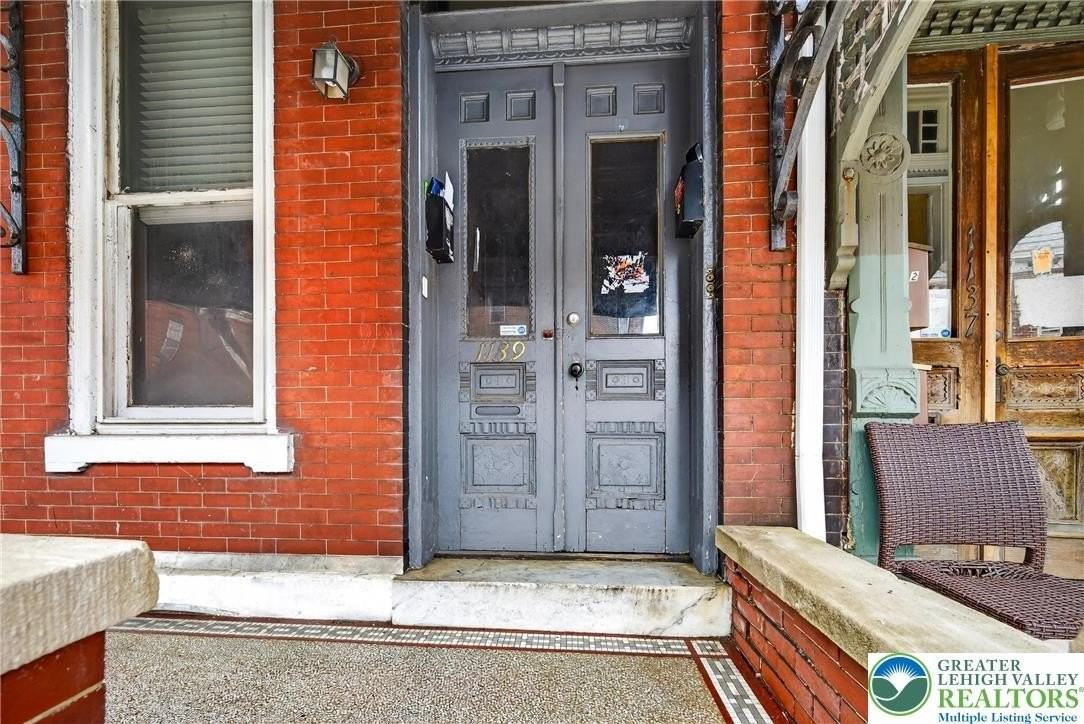 1139 W Linden St - Photo 4 of 26