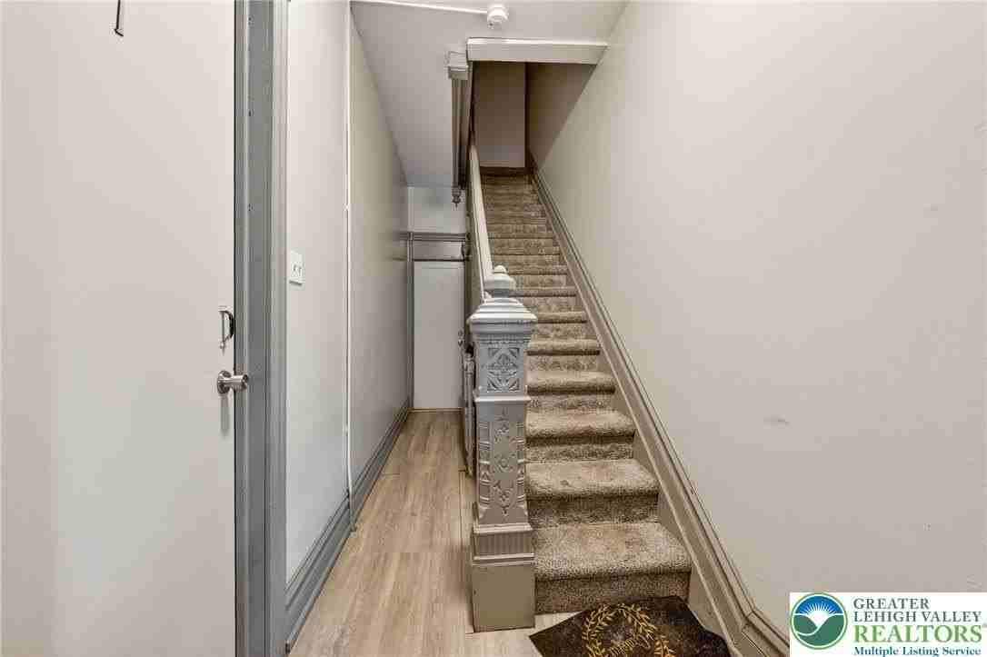 1139 W Linden St - Photo 5 of 26