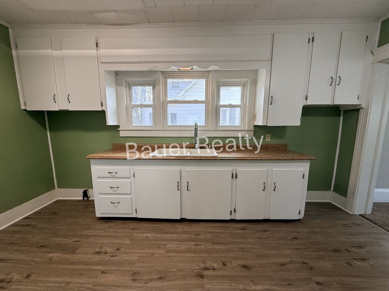 442 E 4th St - Photo 4 of 12