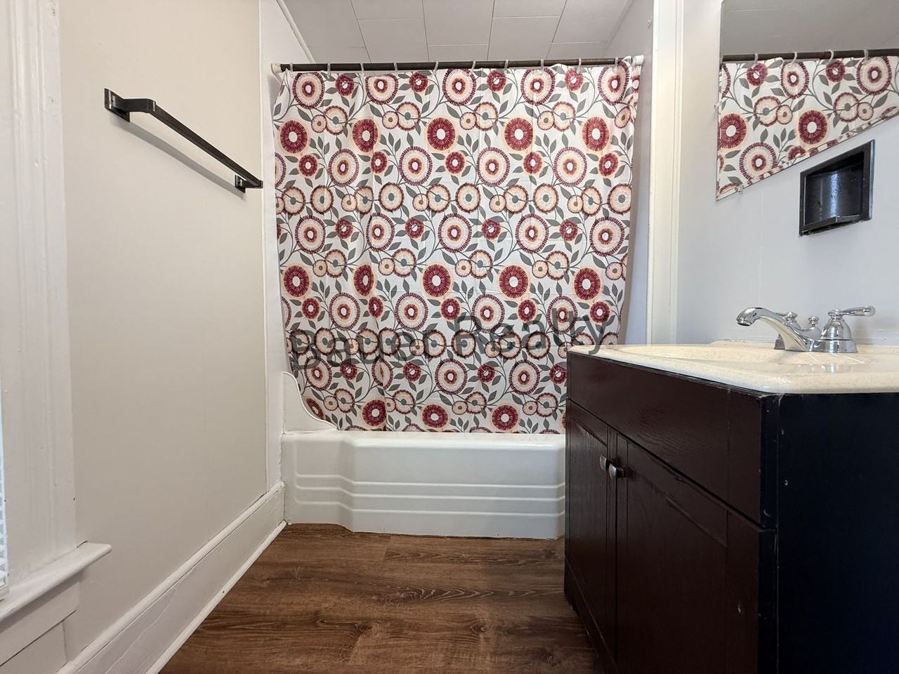 442 E 4th St - Photo 5 of 12