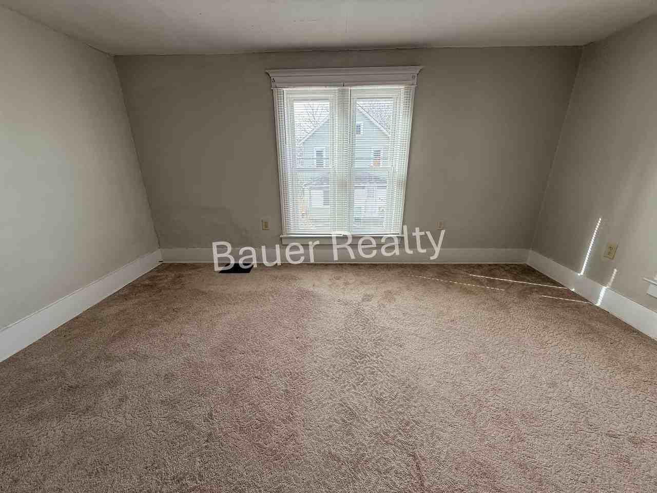 442 E 4th St - Photo 7 of 12