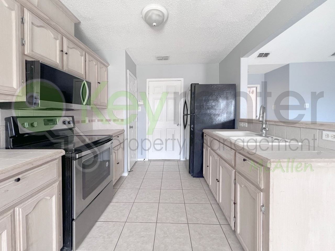 5716 N 38th St - Photo 7 of 28