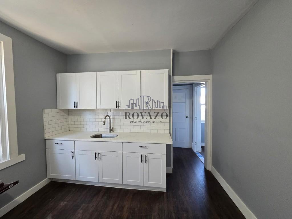 231 Williamson Ave #1 - Photo 3 of 8