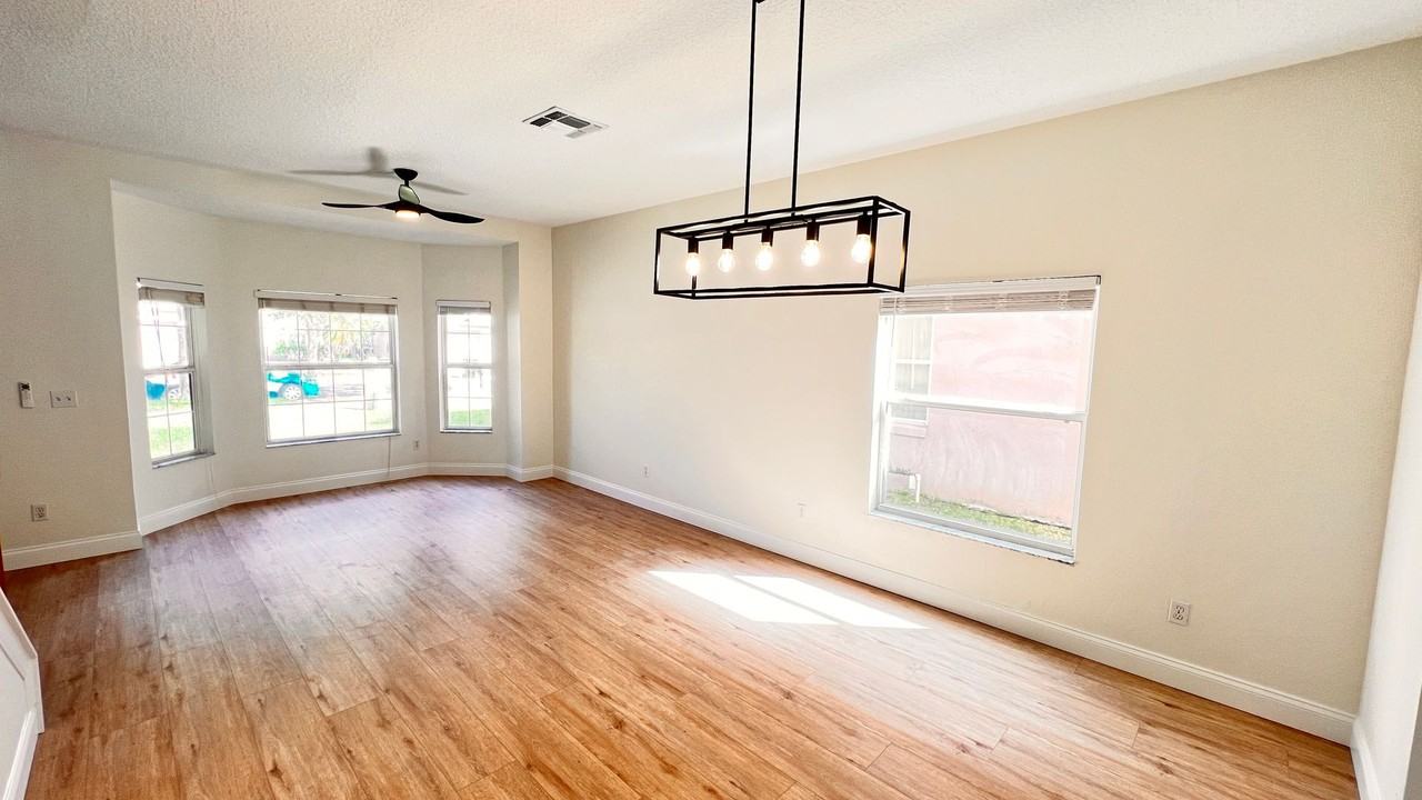 14923 Hawksmoor Run Cir - Photo 4 of 48