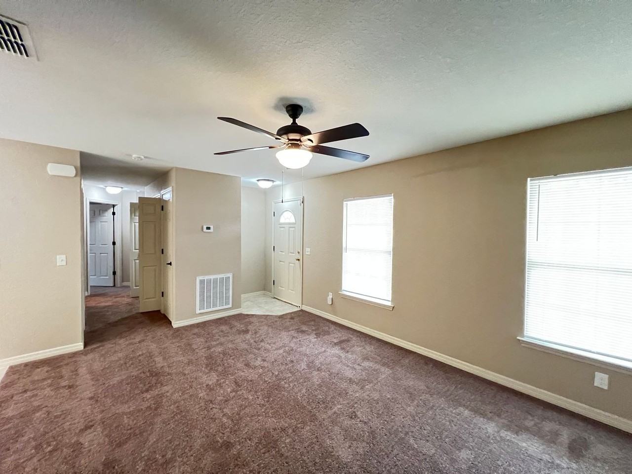 485 Marion Oaks Ln - Photo 6 of 23