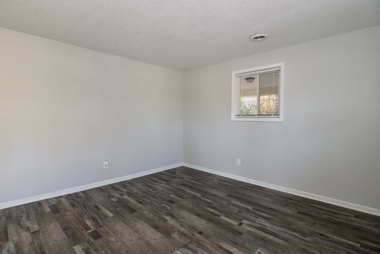 524 Laverne Ave - Photo 6 of 23