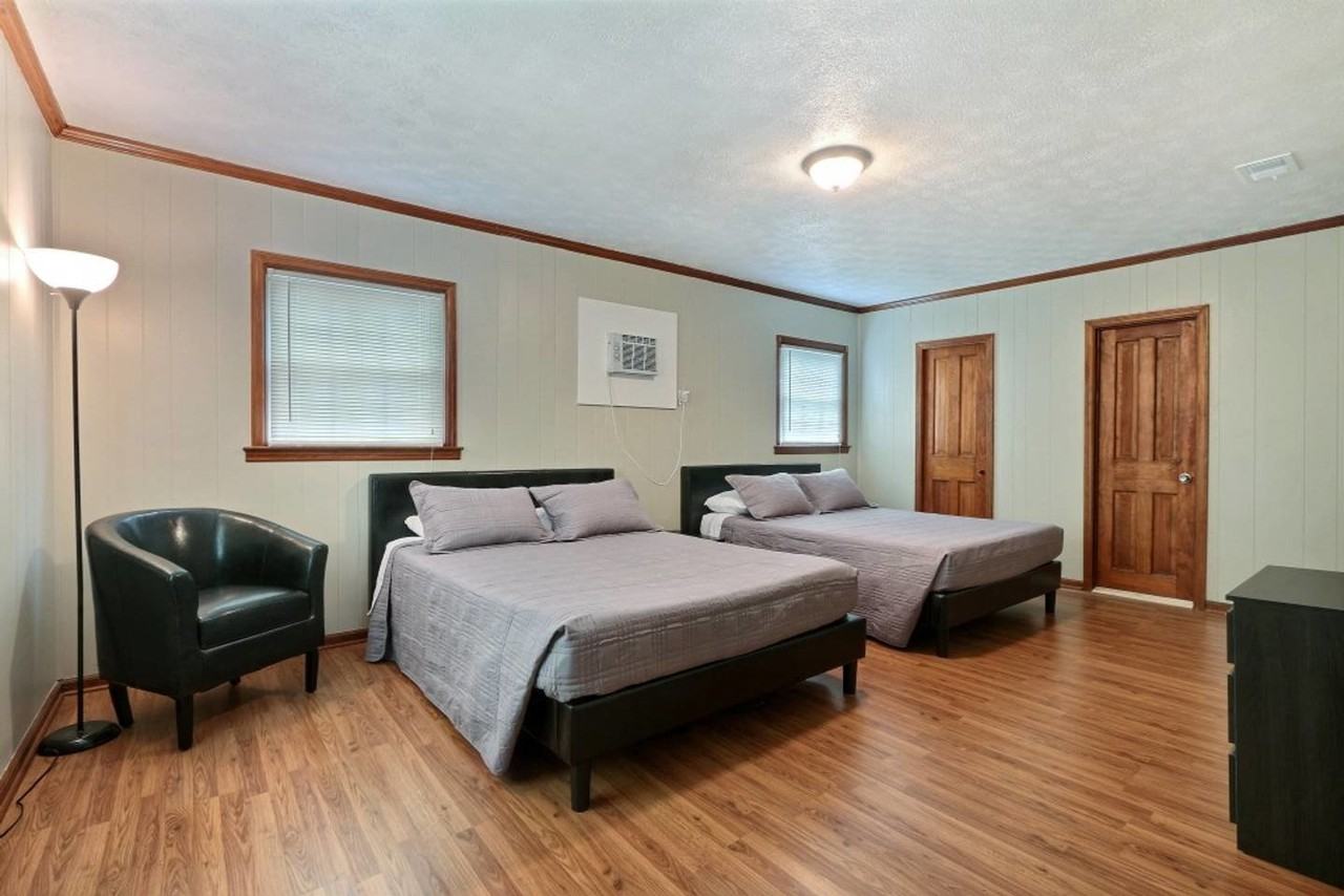 304 E 60th St #A - Photo 4 of 13