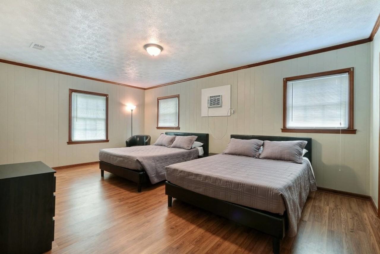 304 E 60th St #A - Photo 5 of 13