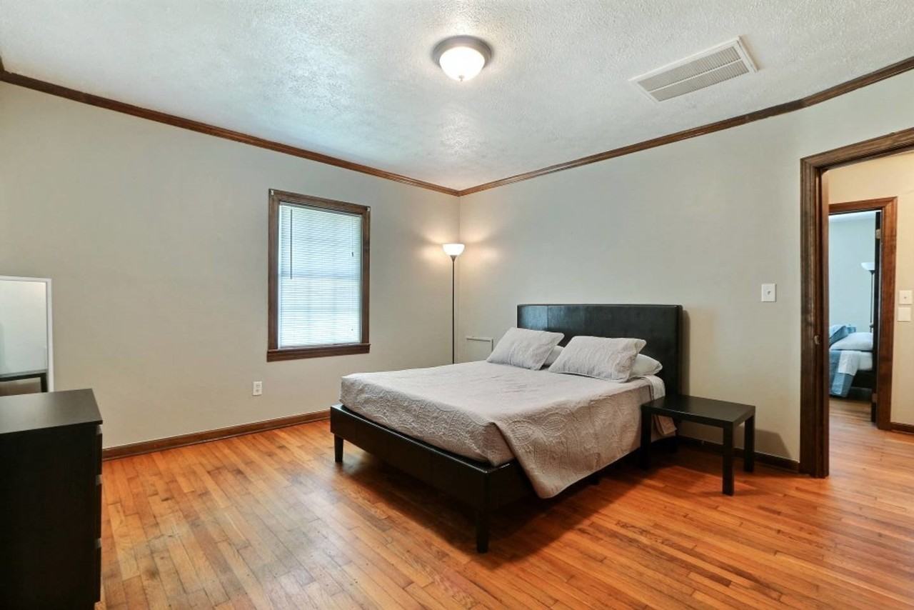 304 E 60th St #A - Photo 6 of 13