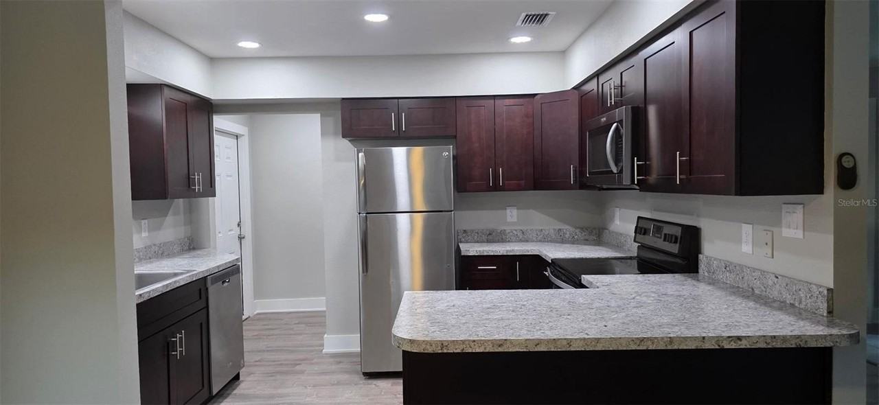 25829 Westmoreland St - Photo 3 of 12