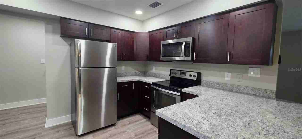 25829 Westmoreland St - Photo 4 of 12