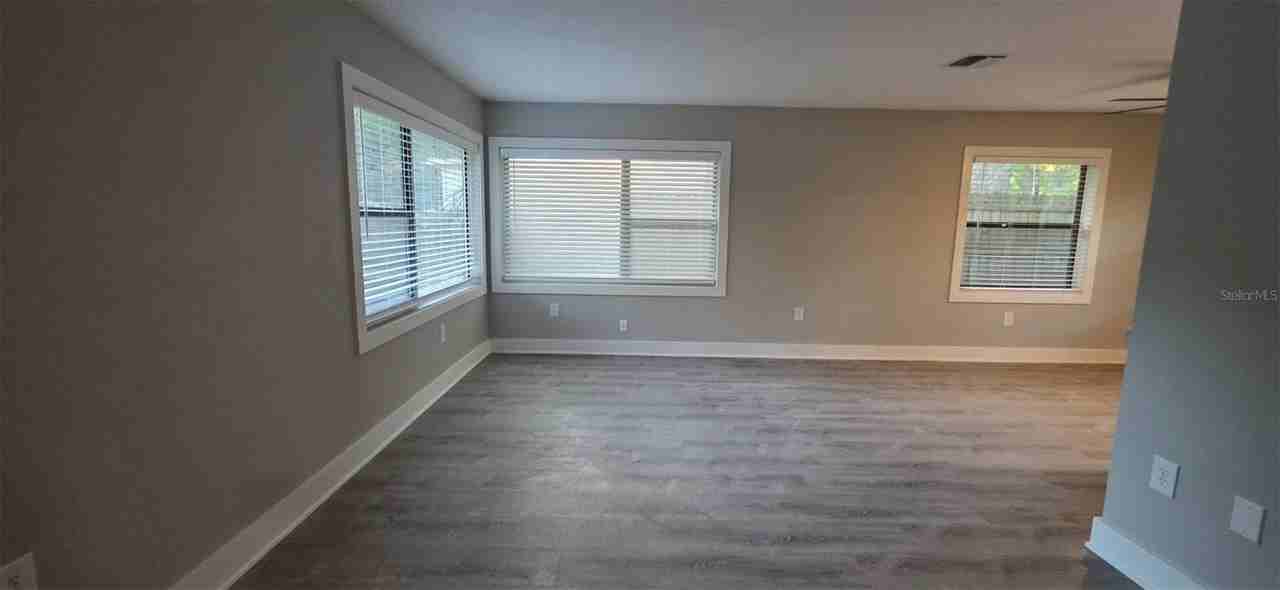 25829 Westmoreland St - Photo 6 of 12