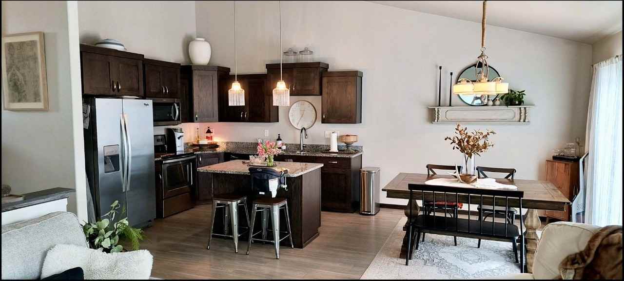 2719 Westwood St W - Photo 2 of 8