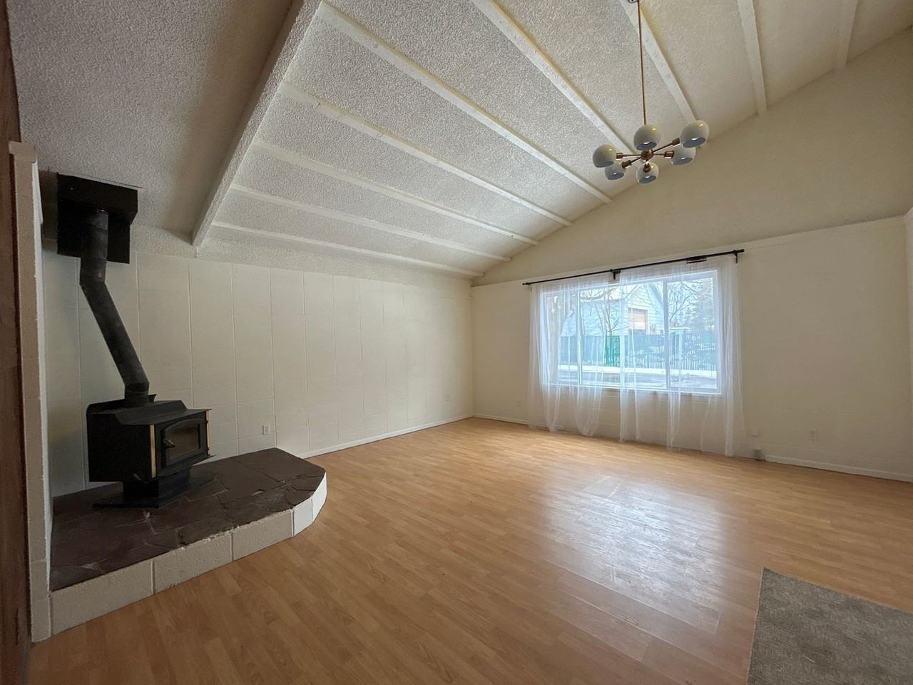 325 Bain Ln - Photo 2 of 4