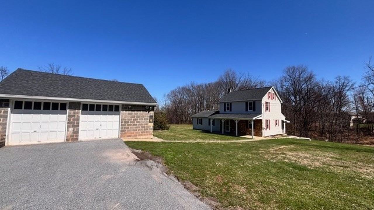 208 Bell Rd - Photo 5 of 38