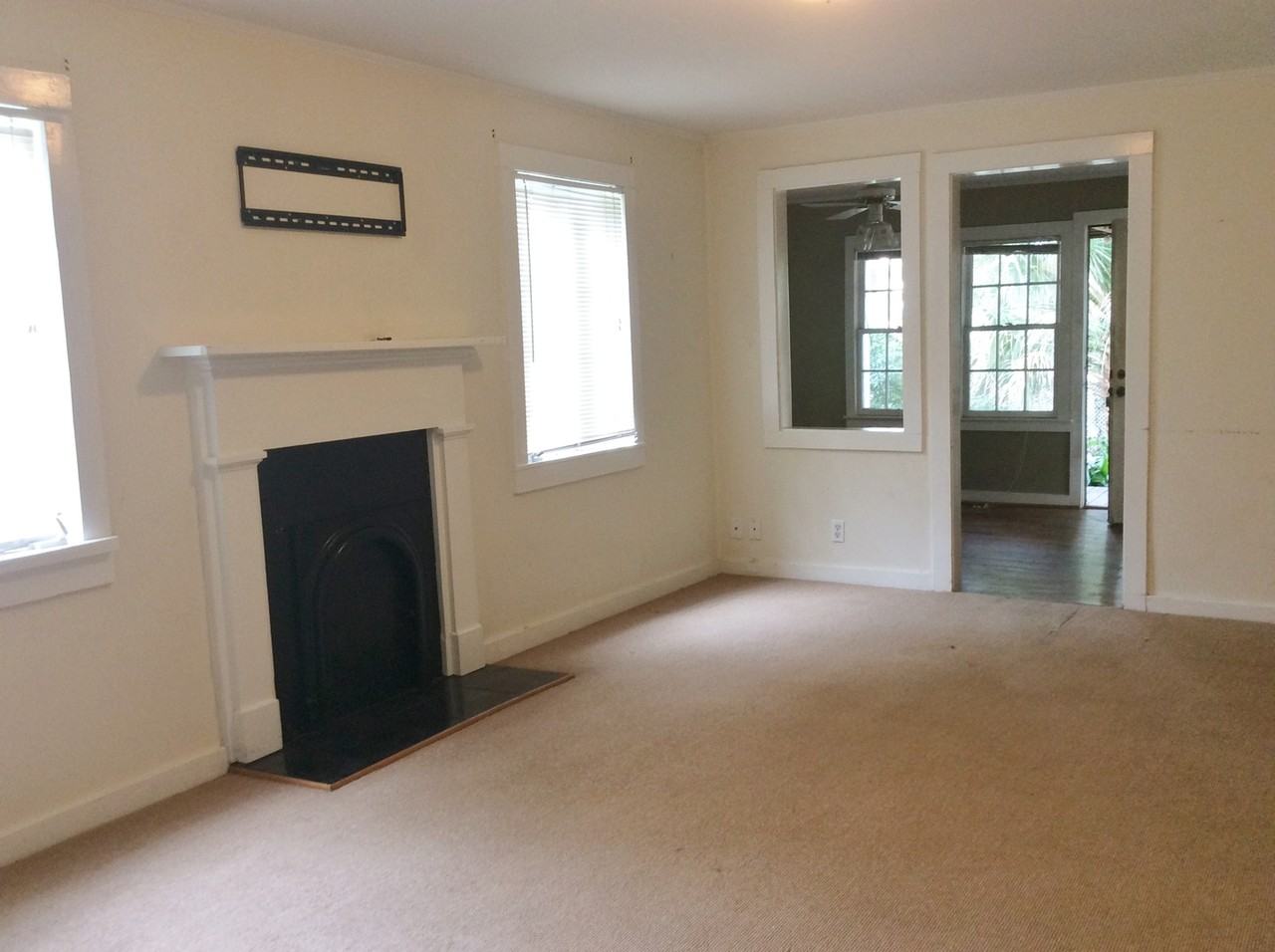 156 Short St - Photo 4 of 10