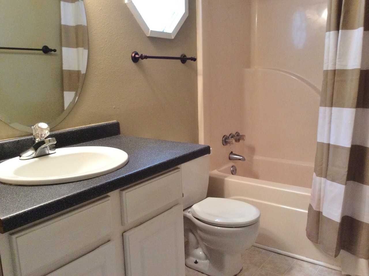 156 Short St - Photo 6 of 10