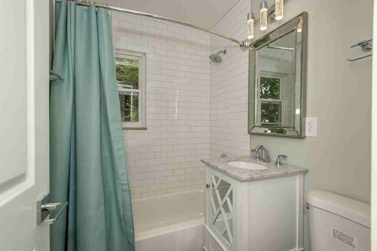 262 Irwin Pl - Photo 7 of 10