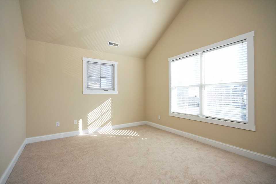 372 Joliet Ct - Photo 7 of 13