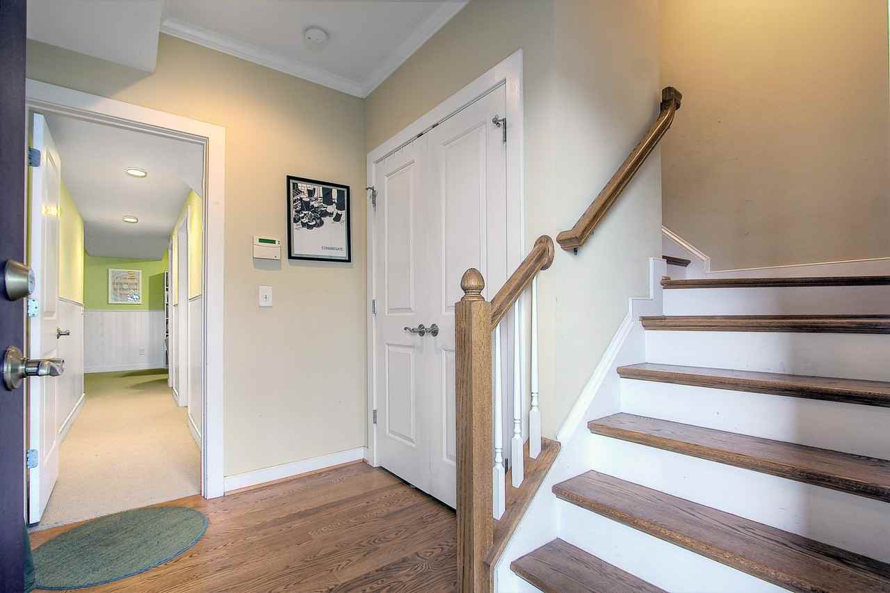 215 Brookwood Dr - Photo 3 of 25