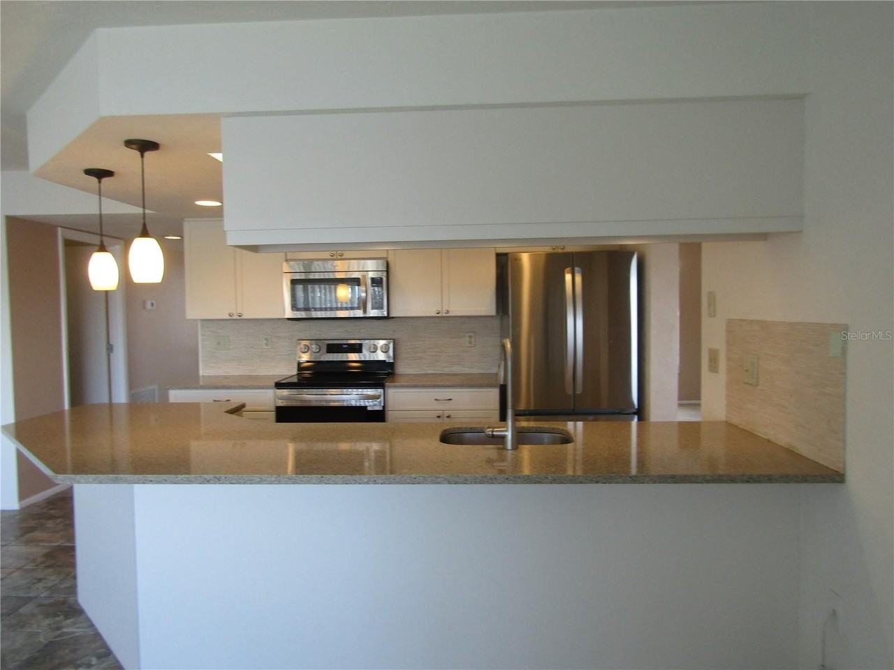 1608 Lilliput Ct - Photo 5 of 26