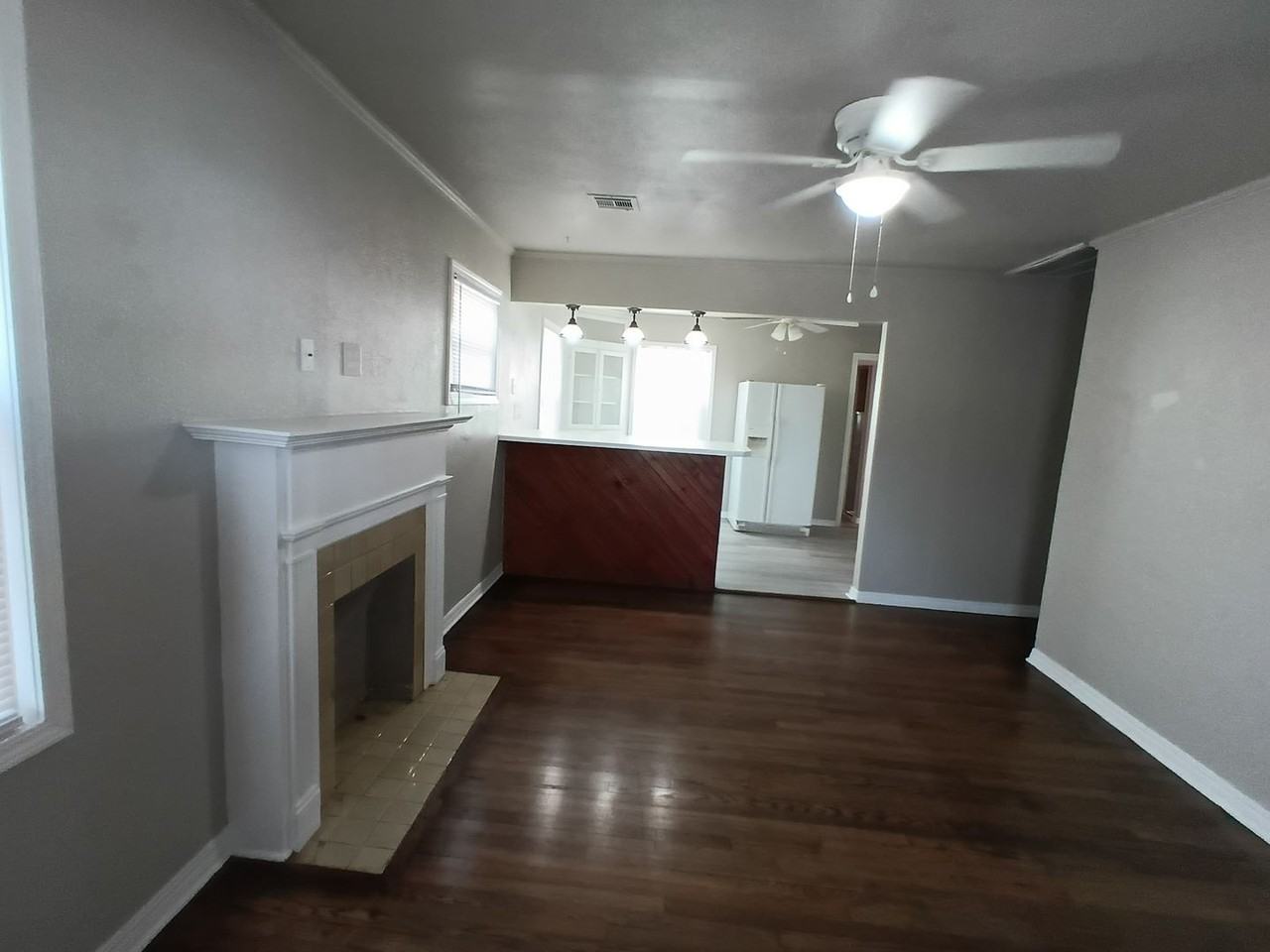 408 N Marshall Dr - Photo 3 of 23