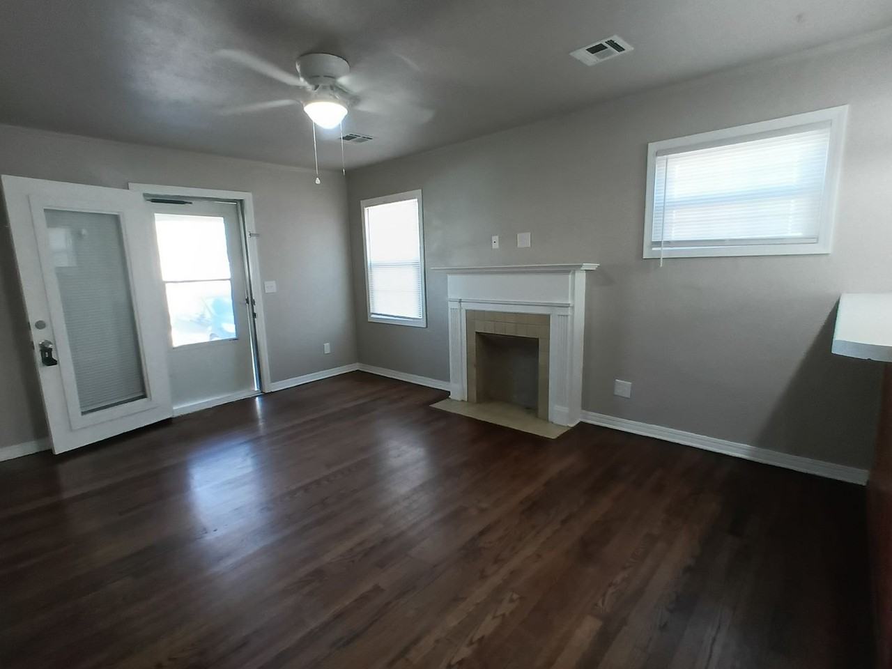 408 N Marshall Dr - Photo 4 of 23