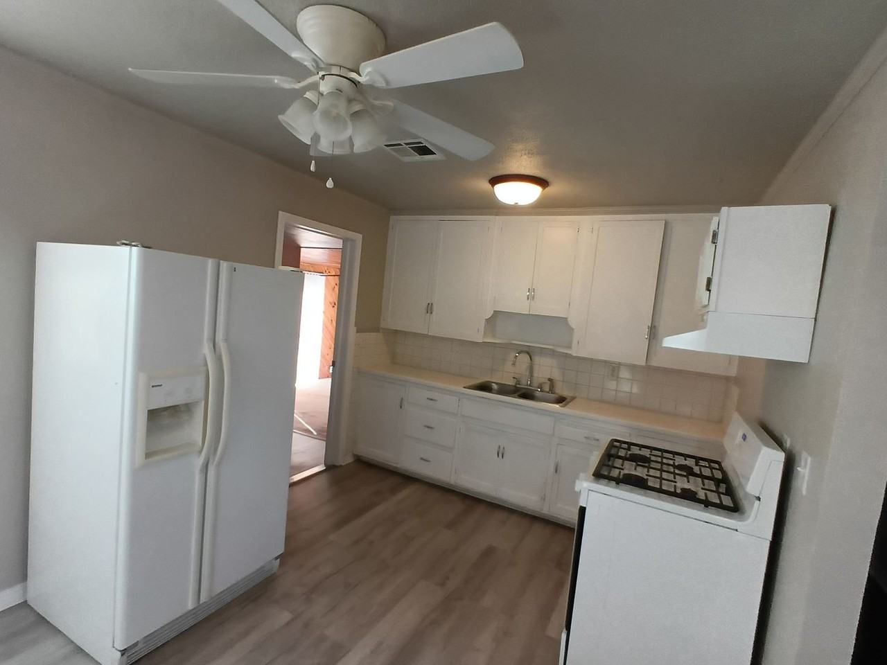 408 N Marshall Dr - Photo 7 of 23