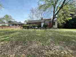 featured image of 1534 S Kilbourne Rd