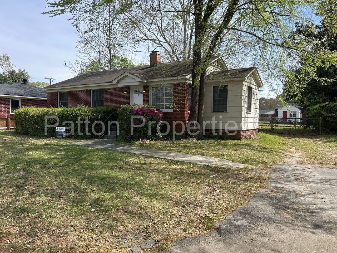 1534 S Kilbourne Rd - Photo 2 of 20