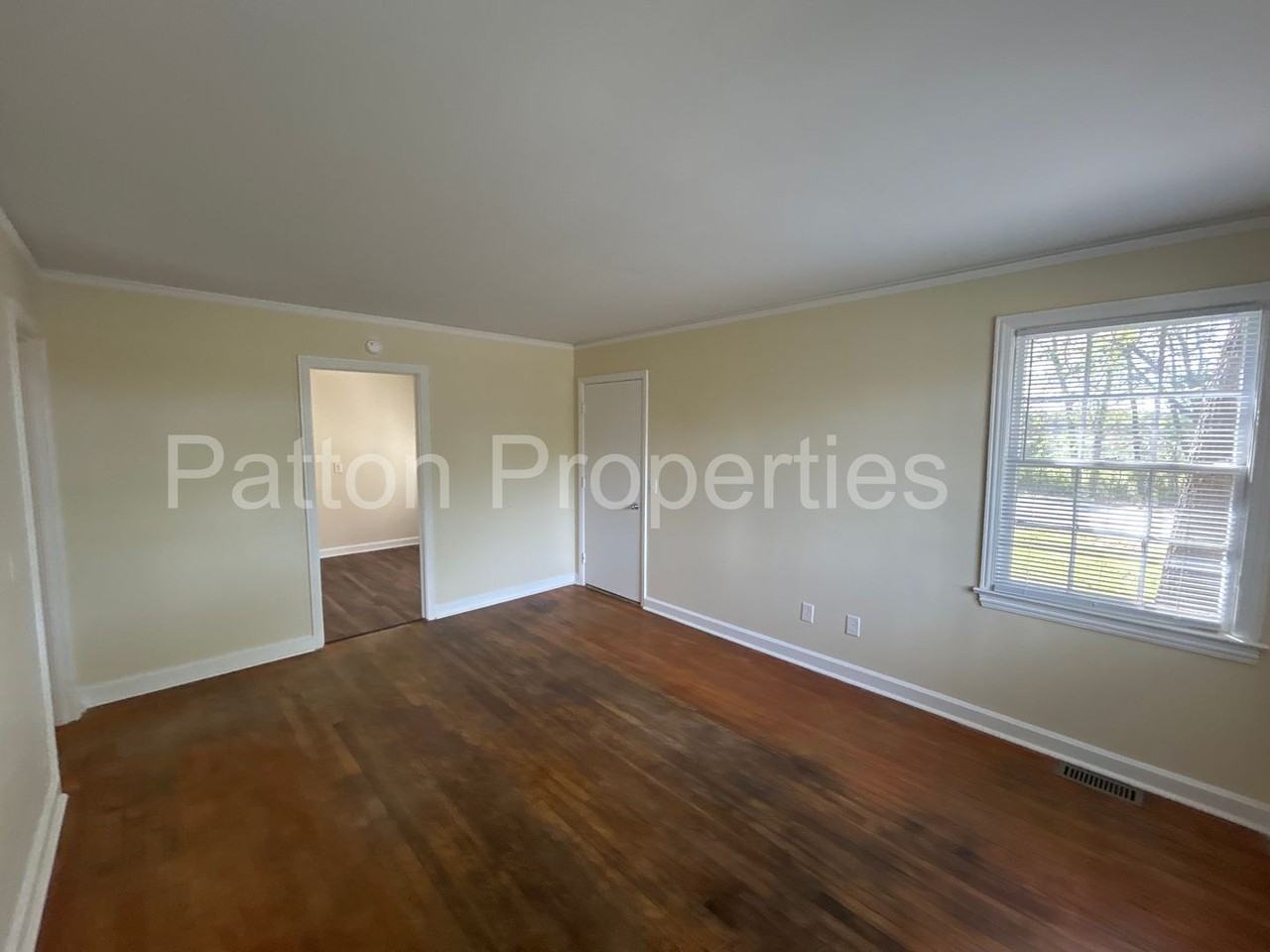 1534 S Kilbourne Rd - Photo 5 of 20