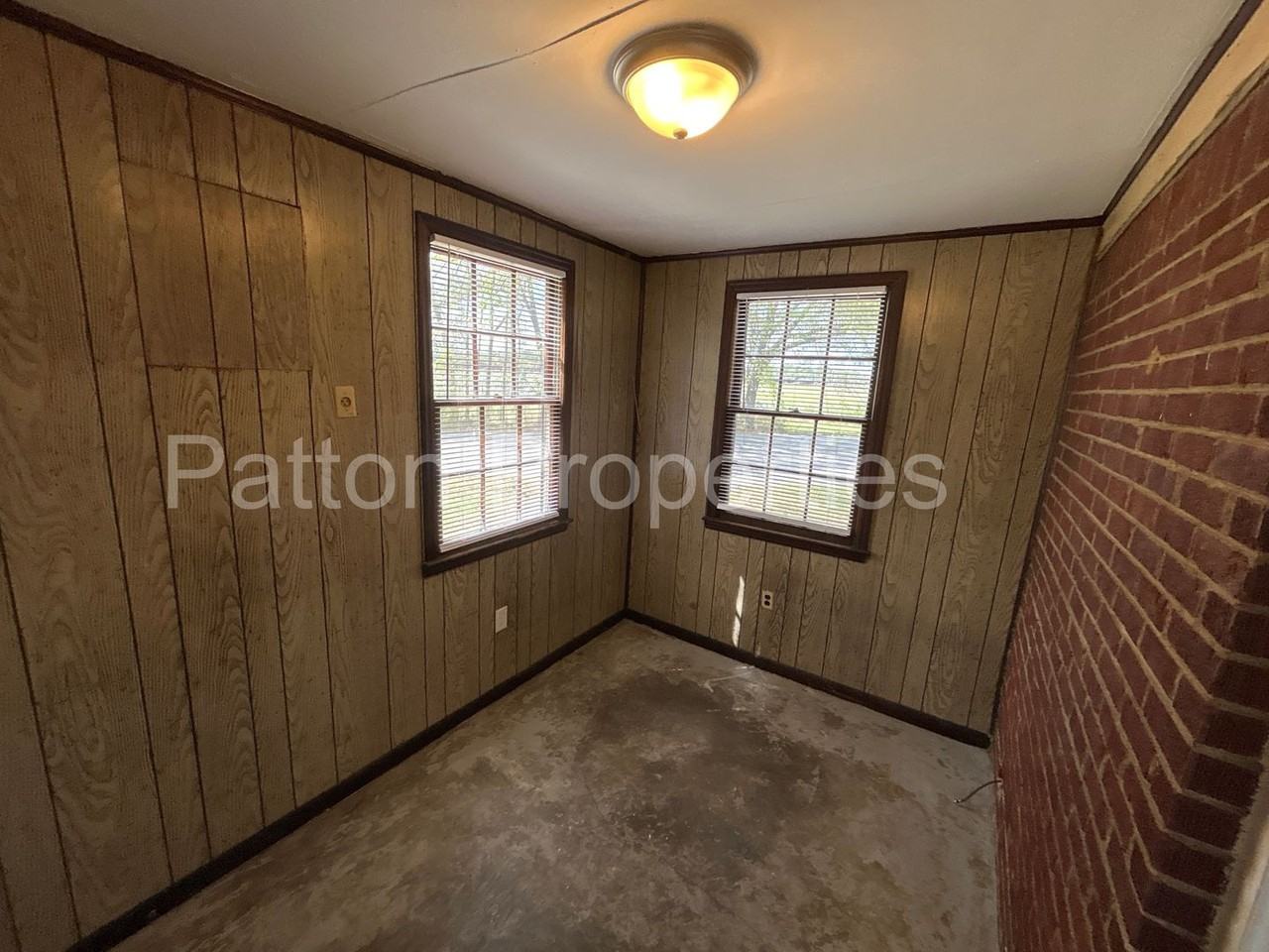 1534 S Kilbourne Rd - Photo 6 of 20