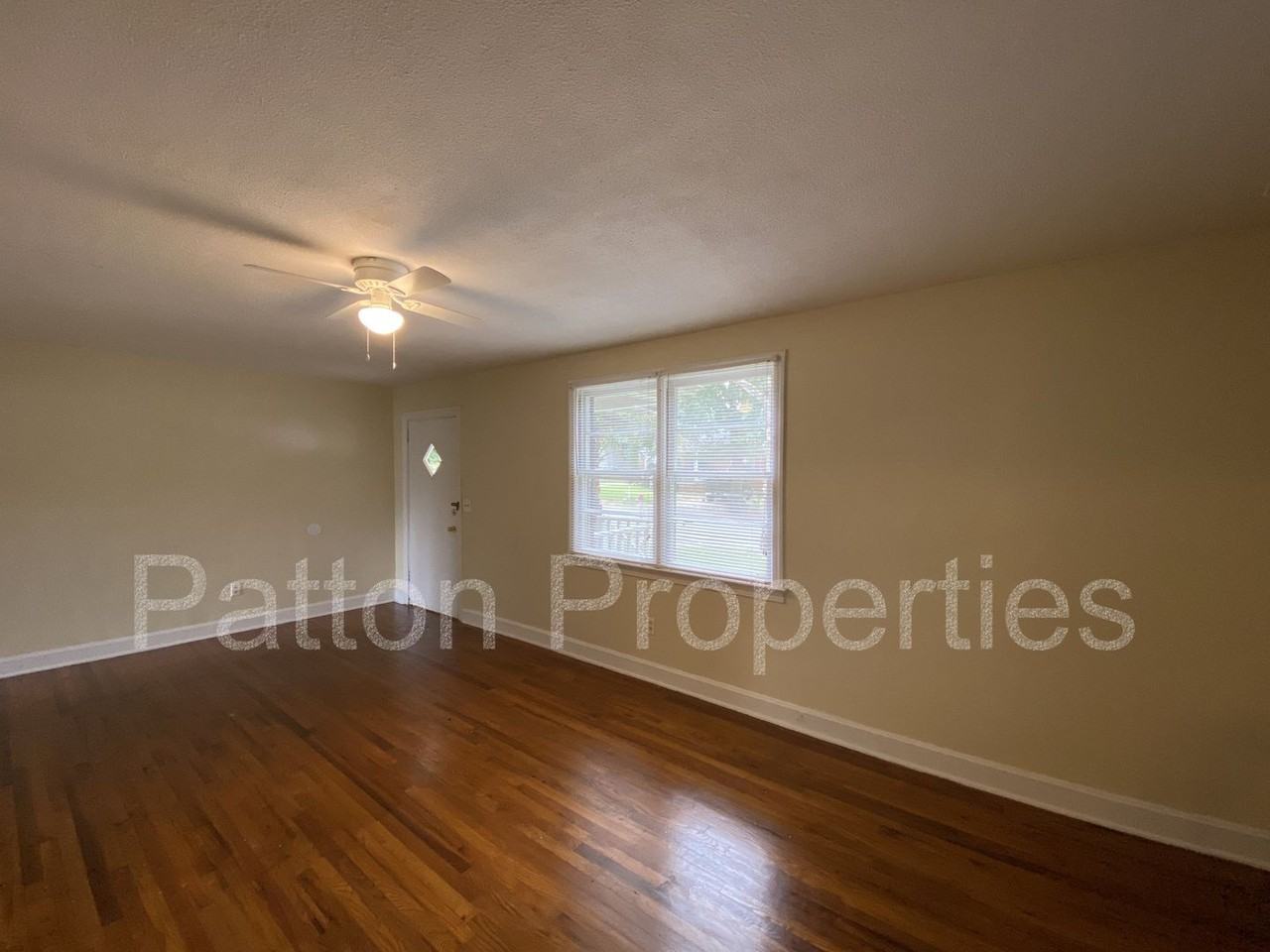 3004 English Ave - Photo 2 of 16