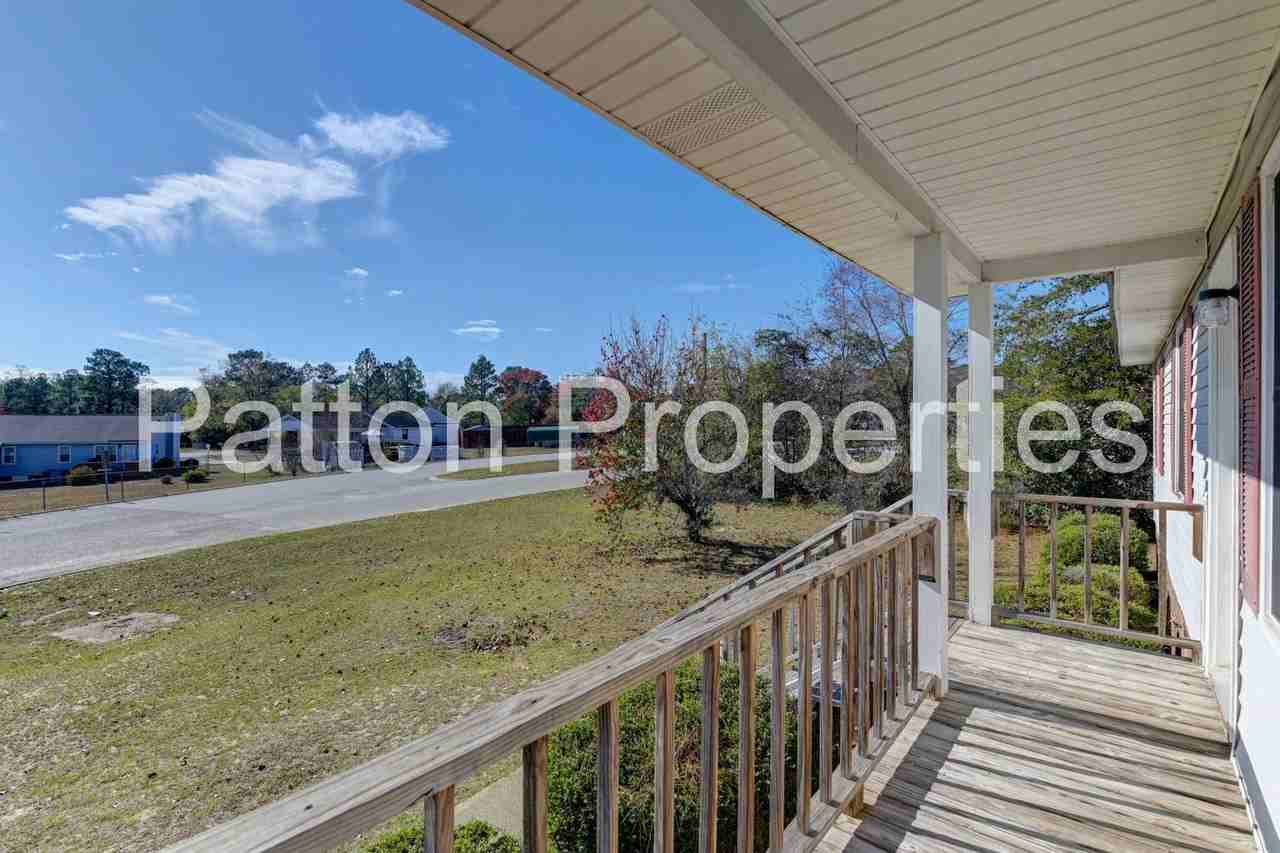 1105 Lake Shire Dr - Photo 4 of 22