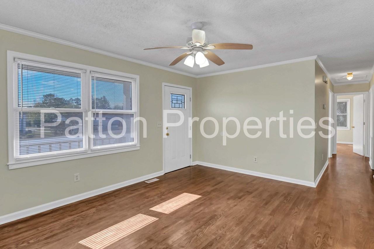 1105 Lake Shire Dr - Photo 6 of 22