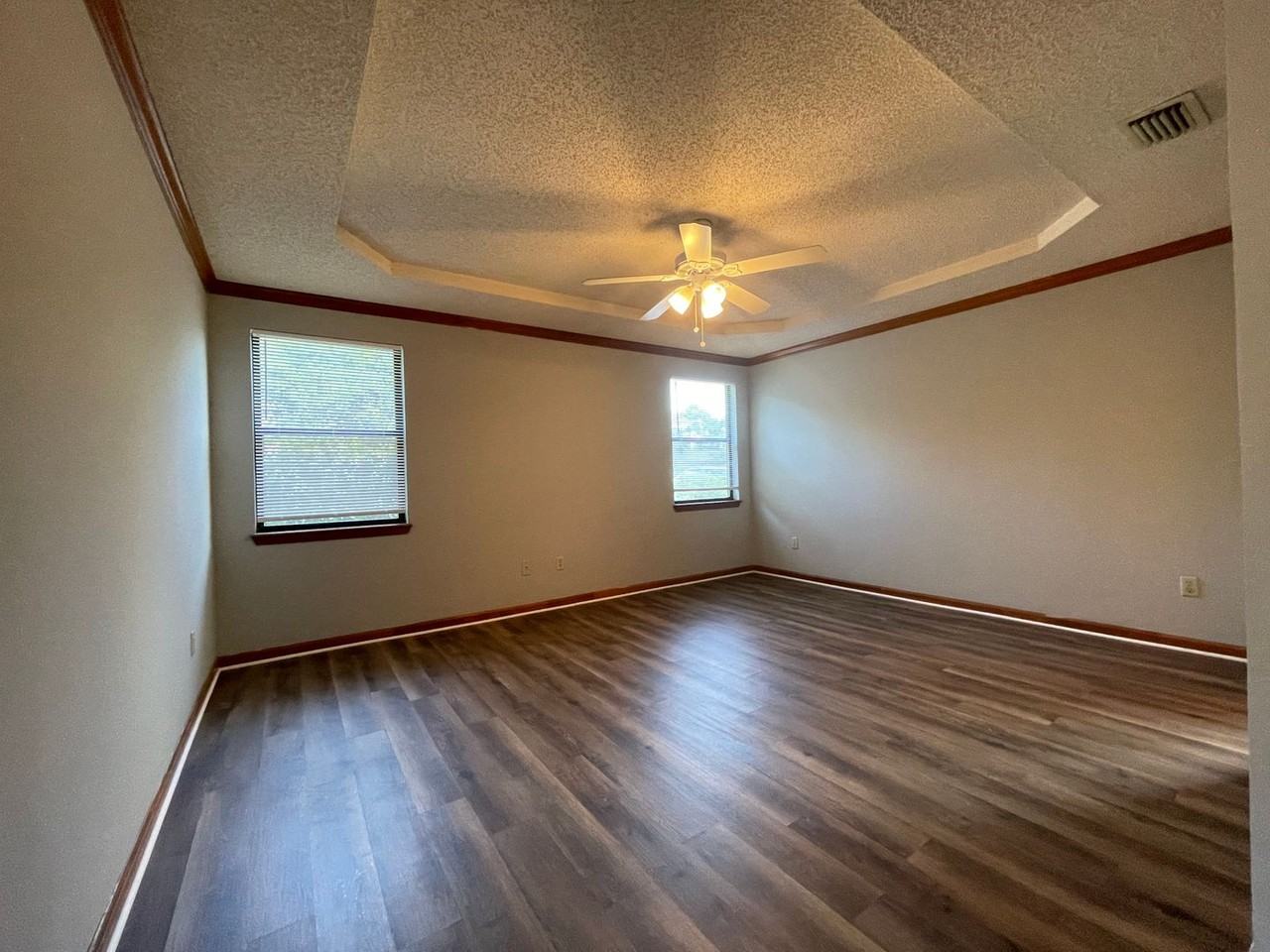 13326 Currituck Dr N - Photo 6 of 12