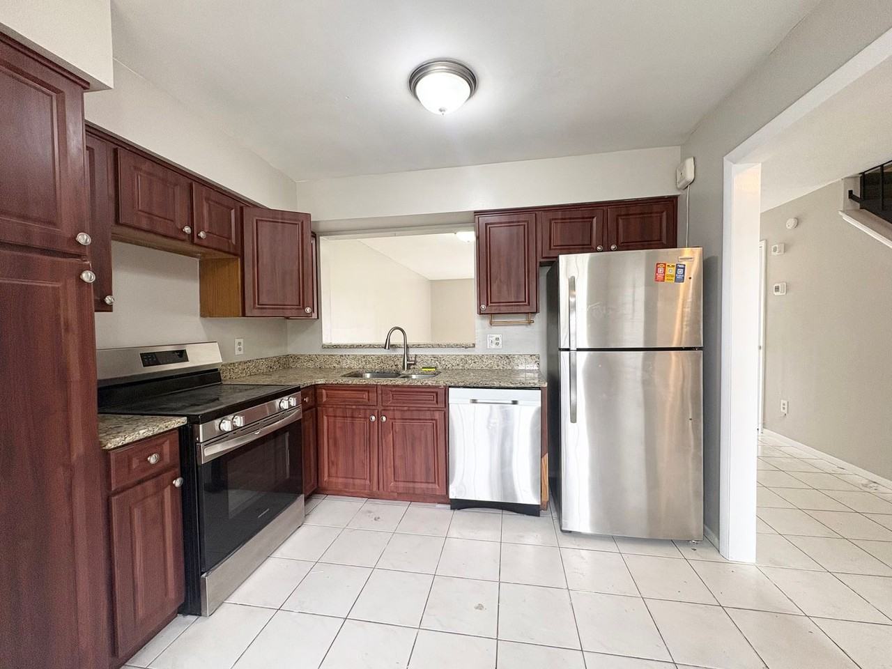 2977 Lowell Ct - Photo 4 of 12