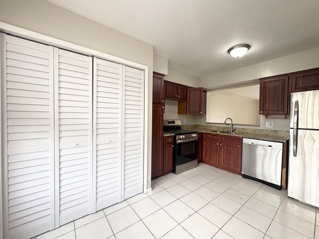 2977 Lowell Ct - Photo 5 of 12