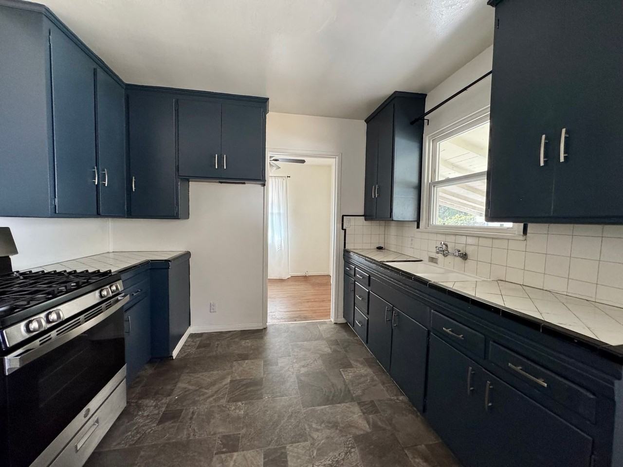 6103 Case Ave - Photo 5 of 18